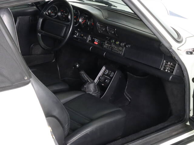 Porsche 911 Carrera 3.2 (WTL)
