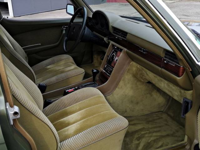 Mercedes-Benz 280 SE