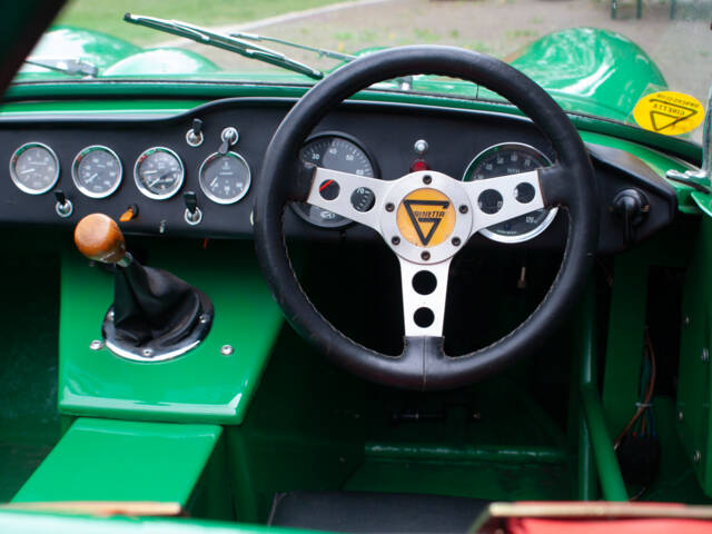 Ginetta G 4