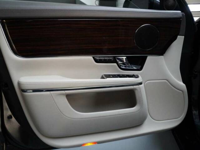 Jaguar XJ 5.0