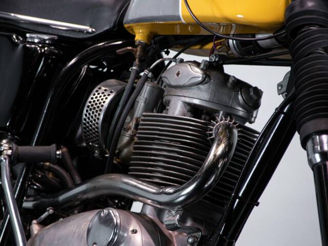 BSA B 44 Victor Grand Prix