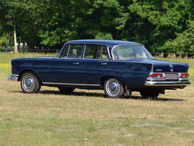 Mercedes-Benz 220 S b