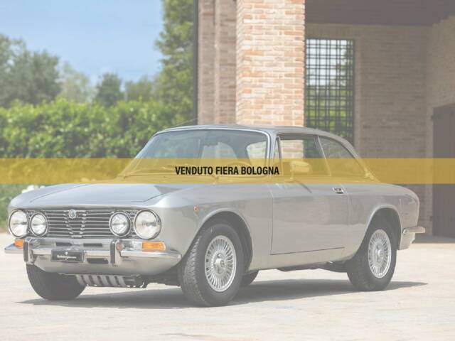 Bild 1/50 von Alfa Romeo 2000 GT Veloce (1974)