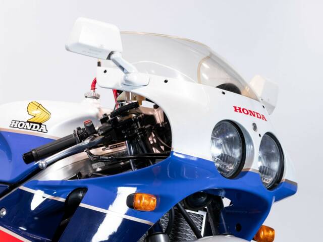 Honda VFR 750R RC 30