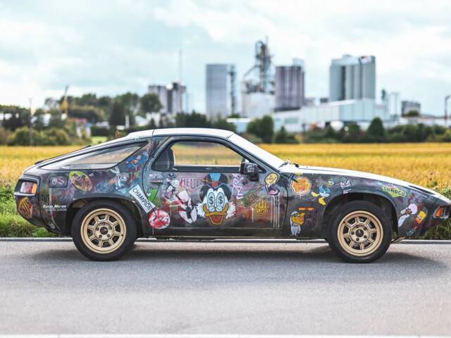 Porsche 928