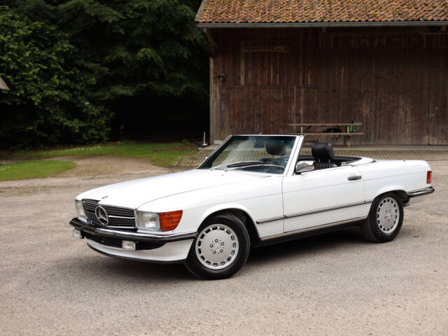 Bild 1/73 von Mercedes-Benz 560 SL (1986)