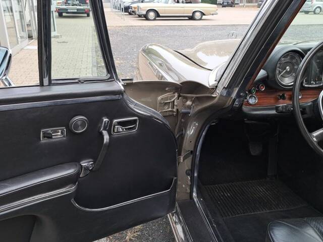 Mercedes-Benz 280 SE 3,5