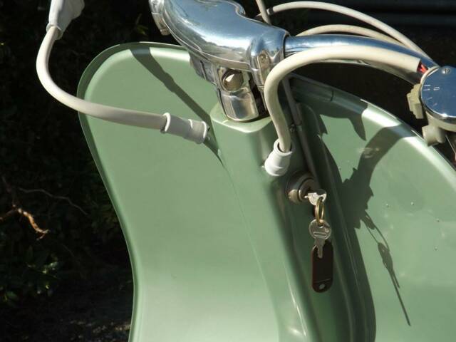 Piaggio Vespa 125