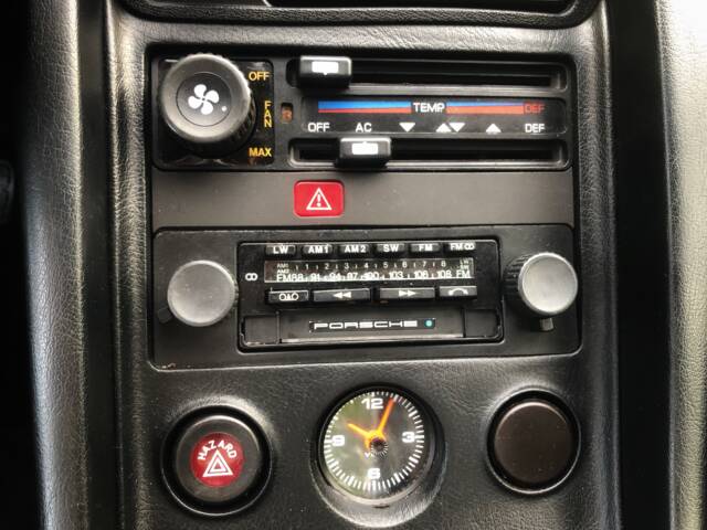 Porsche 928