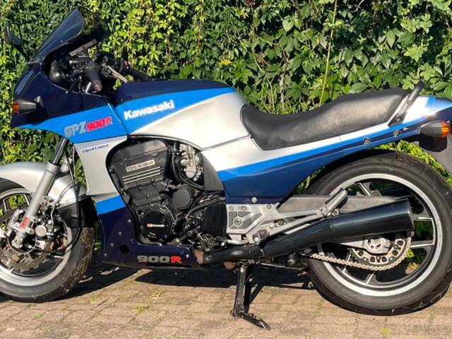 Kawasaki GPz 900 R Ninja