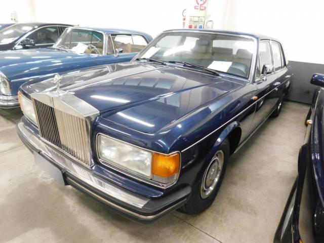 Rolls-Royce Silver Spirit