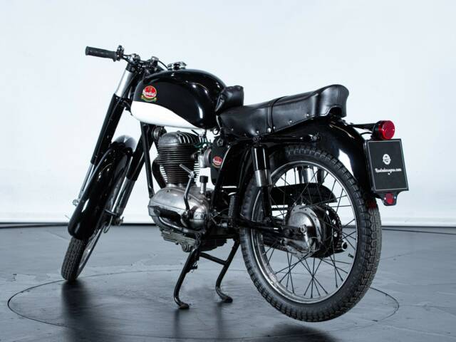 Mondial 125