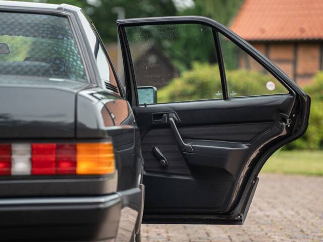 Mercedes-Benz 190 E