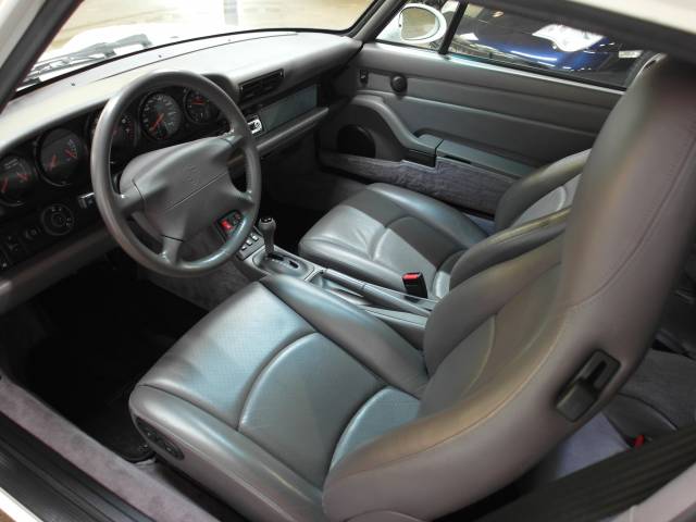 Porsche 911 Carrera
