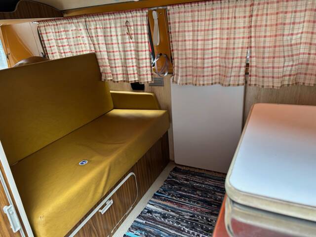 Volkswagen T2b Westfalia