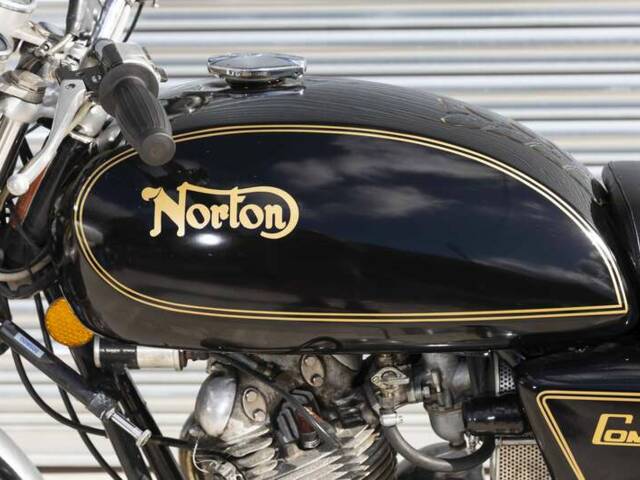 Norton Commando 750