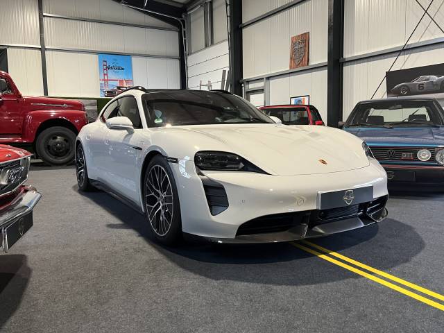 Porsche Taycan GTS Sport Turismo