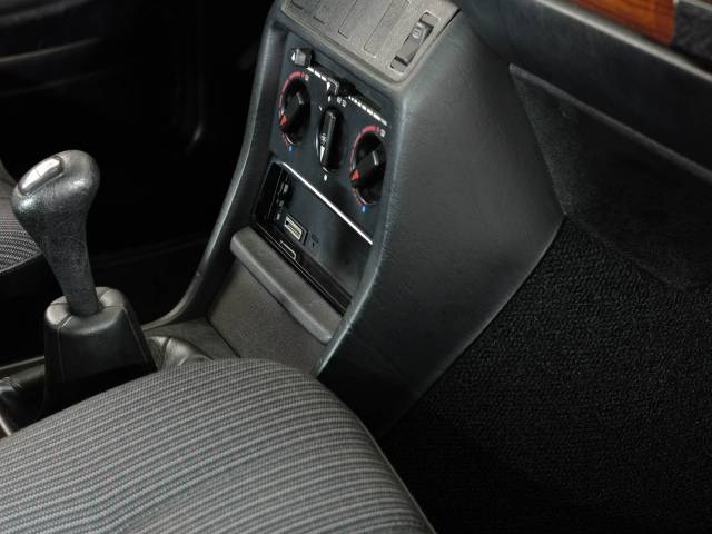 Mercedes-Benz 300 D