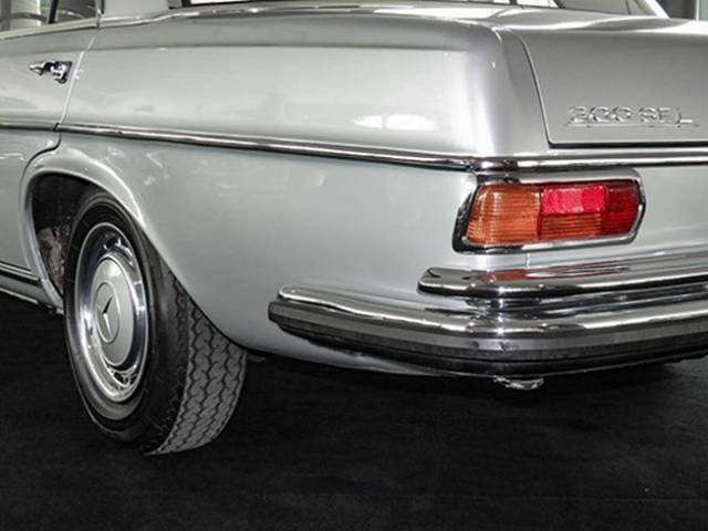 Mercedes-Benz 300 SEL 3.5