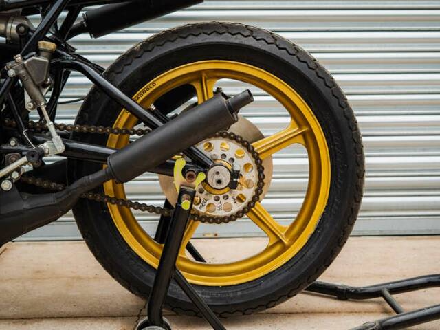 Yamaha TZ 750