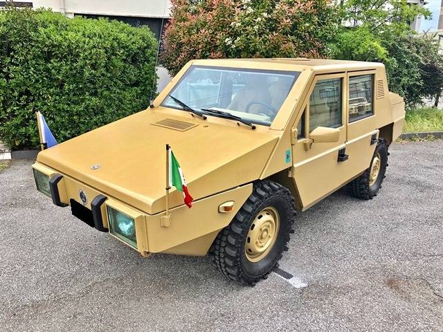 Immagine 1/37 di OTO Melara 2.5 Command *PROTOTIPO (1982)