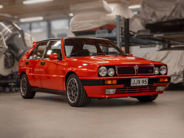 Immagine 1/85 di Lancia Delta HF Integrale 16V (1990)