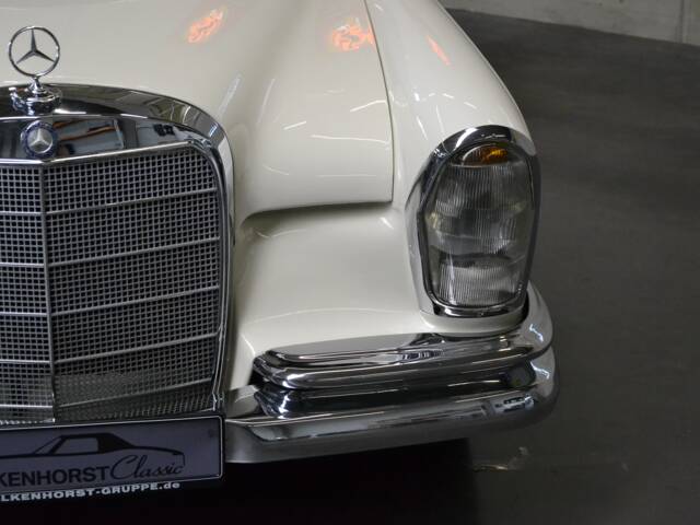 Mercedes-Benz 250 SE
