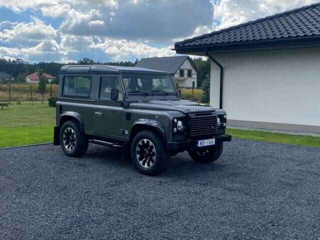 Land Rover Defender 90 Works V8 "70th Edition"