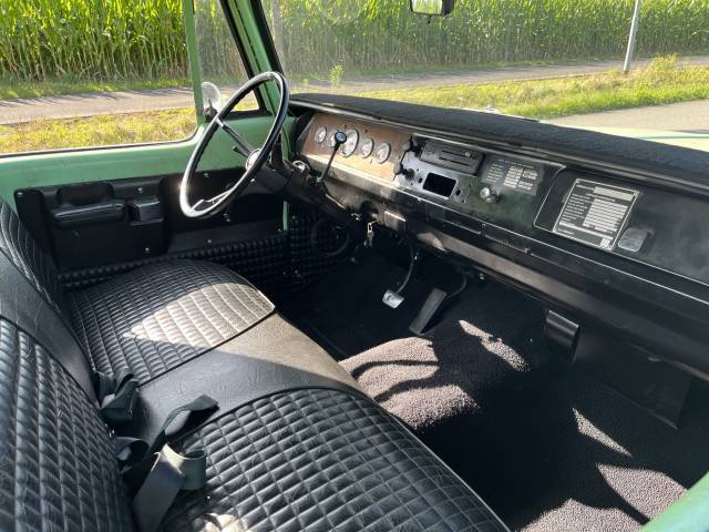 Dodge D 100