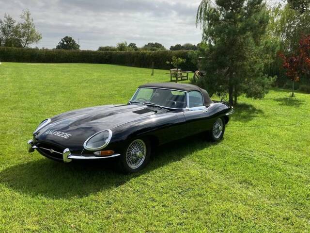 Image 1/9 of Jaguar E-Type (1967)