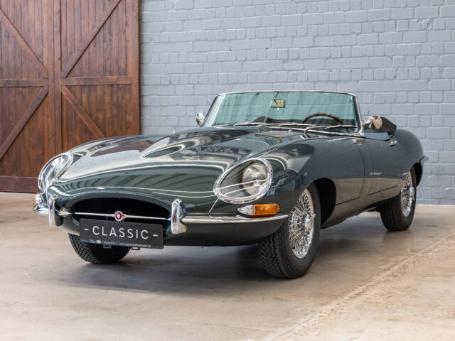 Image 1/36 of Jaguar E-Type 4.2 (1964)