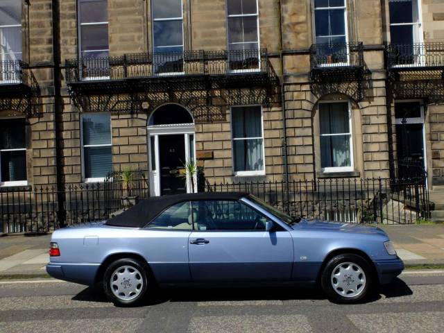 Mercedes-Benz 320 CE