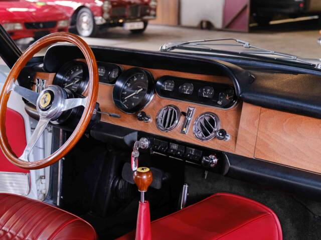 Ferrari 330 GT 2+2