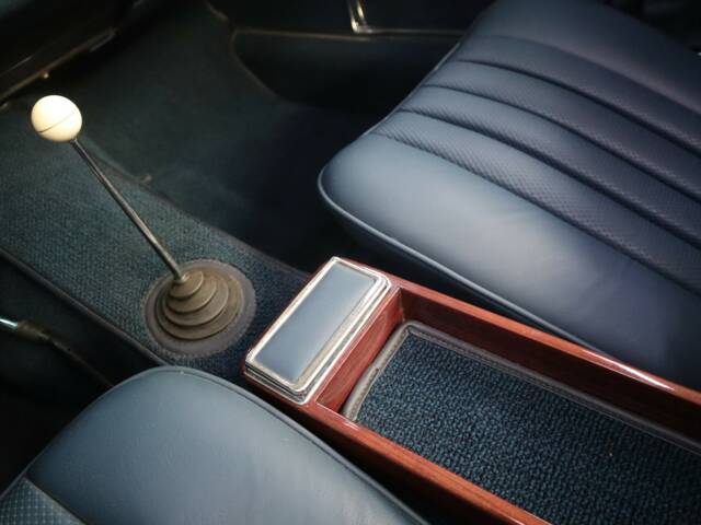 Mercedes-Benz 280 SL