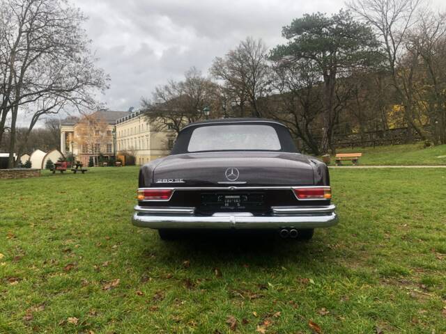 Mercedes-Benz 280 SE