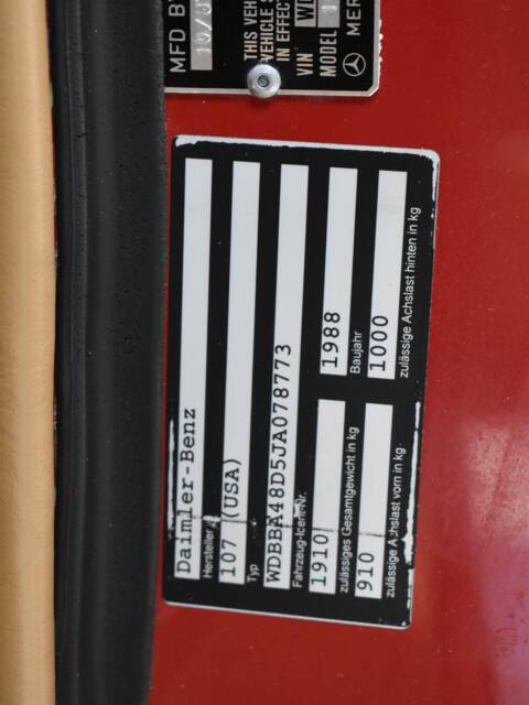 Mercedes-Benz 560 SL