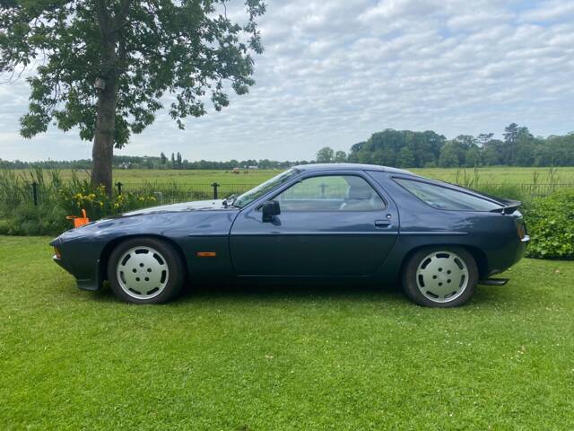 Image 1/19 de Porsche 928 S (1983)
