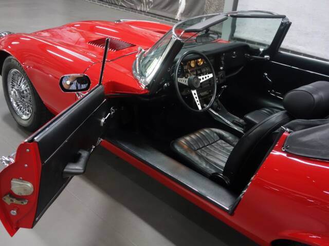 Jaguar E-Type V12