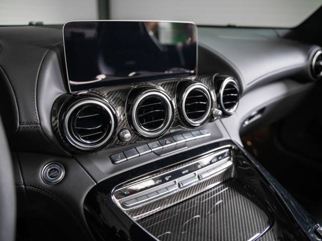 Mercedes-AMG GT-R