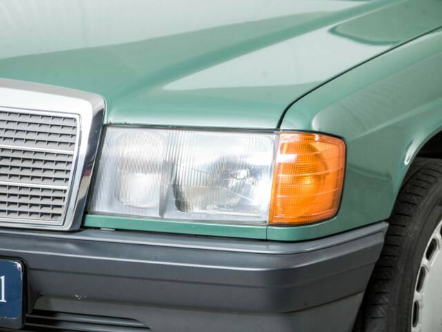 Mercedes-Benz 190 D 2.5
