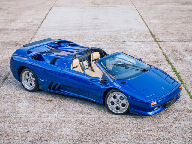 Image 1/26 of Lamborghini Diablo VT Roadster (1999)