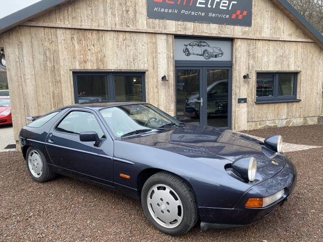 Porsche 928 S4