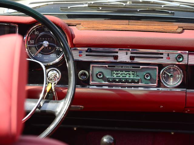 Mercedes-Benz 230 SL