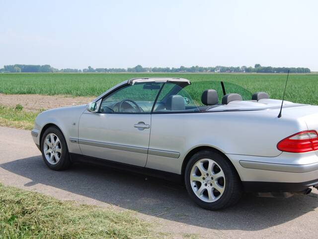 Mercedes-Benz CLK 200