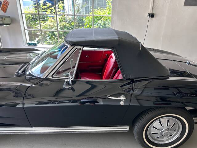 Chevrolet Corvette Sting Ray Convertible