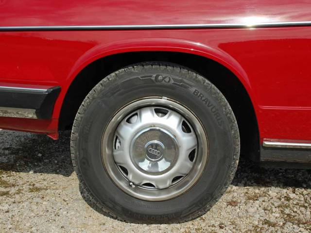 Audi 100
