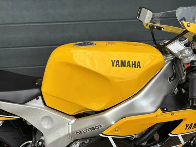 Yamaha FZR 400