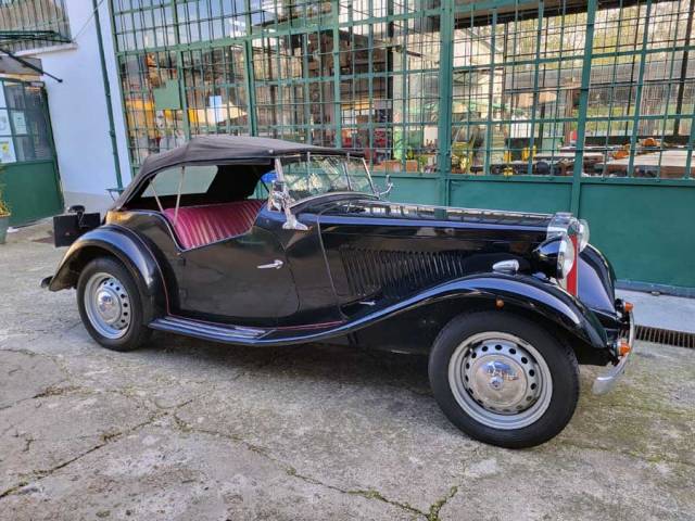 Image 1/45 of MG TD (1953)