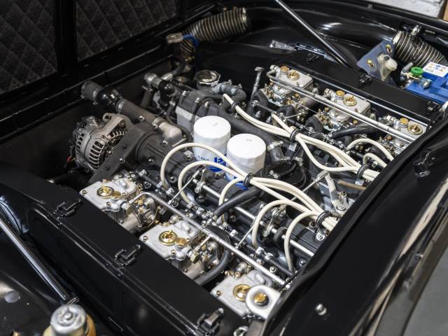 Ferrari 365 GTC/4