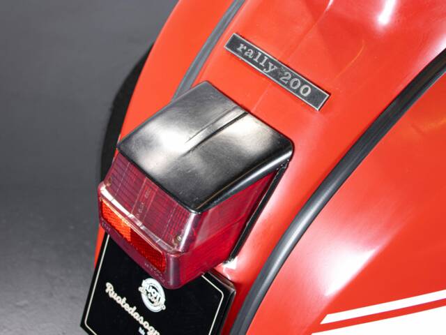 Piaggio Vespa 200 Rally
